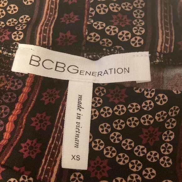 BCBGENERATION SIZE XS long sleeve fall BCBG black print dress - Picture 6 of 7